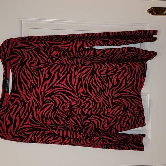 NWOT Jones New York Red & Black Animal Print Top, Size 2X, 100% cotton - Picture 1 of 4